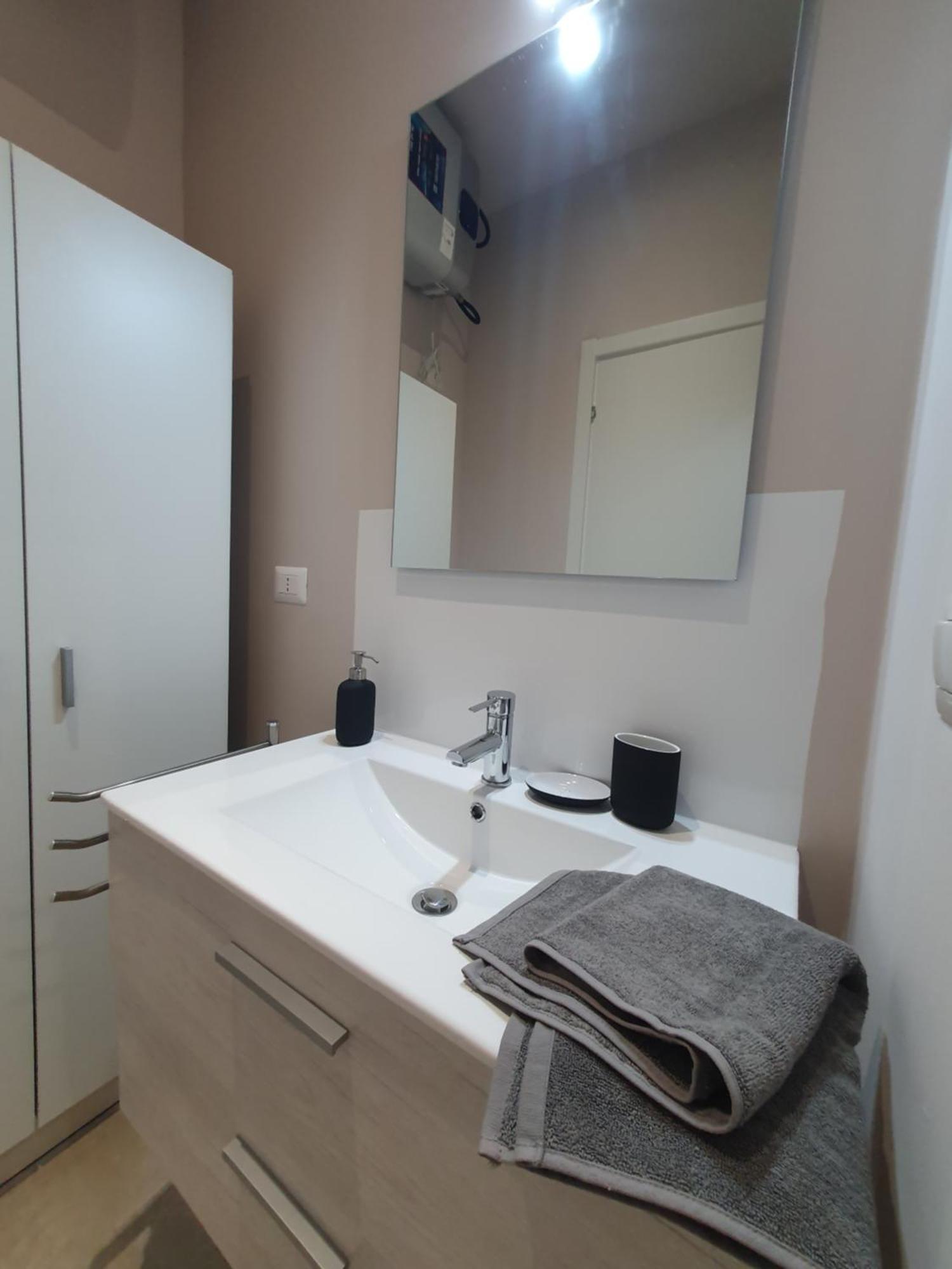 Gambara Metro Apartment Milano Ngoại thất bức ảnh